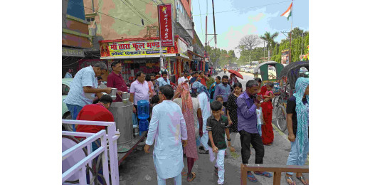 भीषण गर्मी में राहगीरों को राहत, इम्लीचट्टी में ठंडे पेय पदार्थ का वितरण